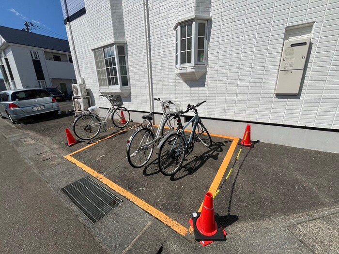 ﾎﾜｲﾄｷｬｯｽﾙ六丁の目ﾋﾞﾚｼﾞB棟の物件外観写真