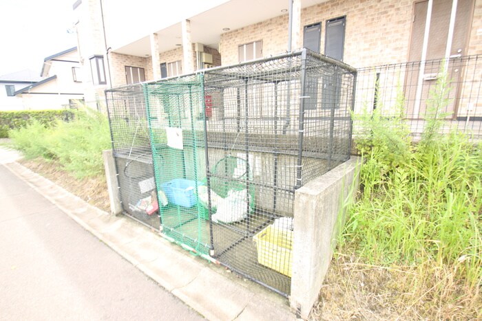 クレ－ル成田の物件外観写真