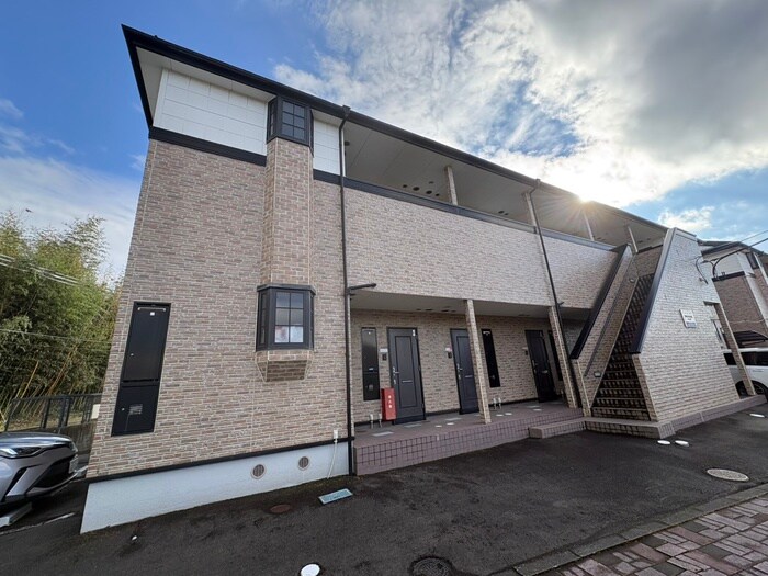 アヴァンセ富沢南七番館の物件外観写真