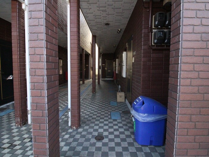 ﾎﾜｲﾄｷｬｯｽﾙ宮千代ビレジＢ棟の物件外観写真