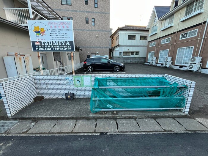 ﾎﾜｲﾄｷｬｯｽﾙ宮千代ビレジＢ棟の物件外観写真