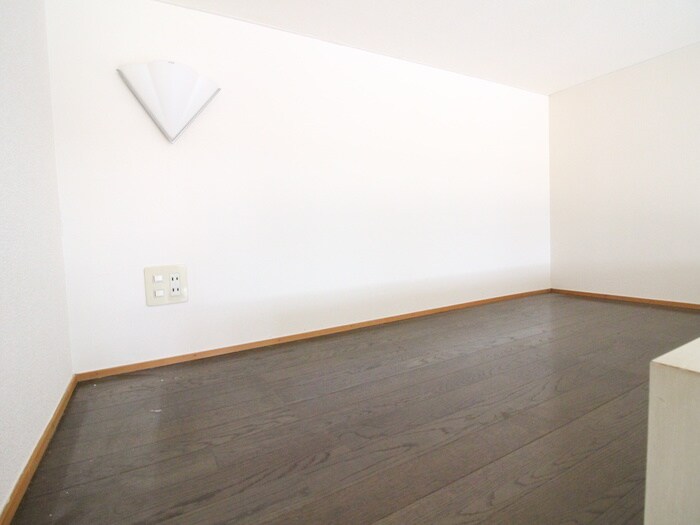 ﾎﾜｲﾄｷｬｯｽﾙ宮千代ビレジＢ棟の物件内観写真