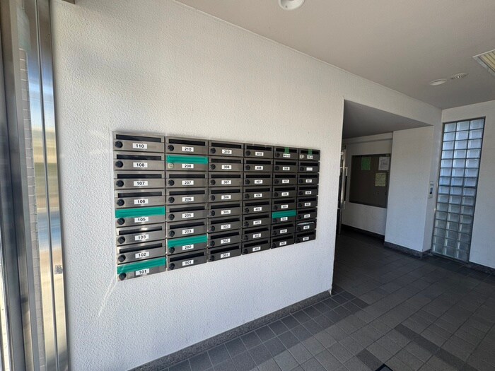 グリ－ンパレスの物件外観写真