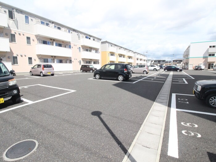 メリディアンなないろの里参番館の物件外観写真