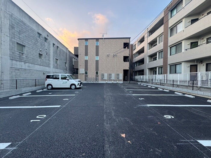 アンセル泉中央の物件外観写真