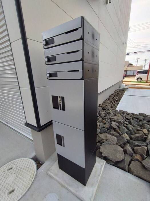 Ｇａｒａｇｅ　Ｌｕｓｓｏ　Ｂの物件外観写真