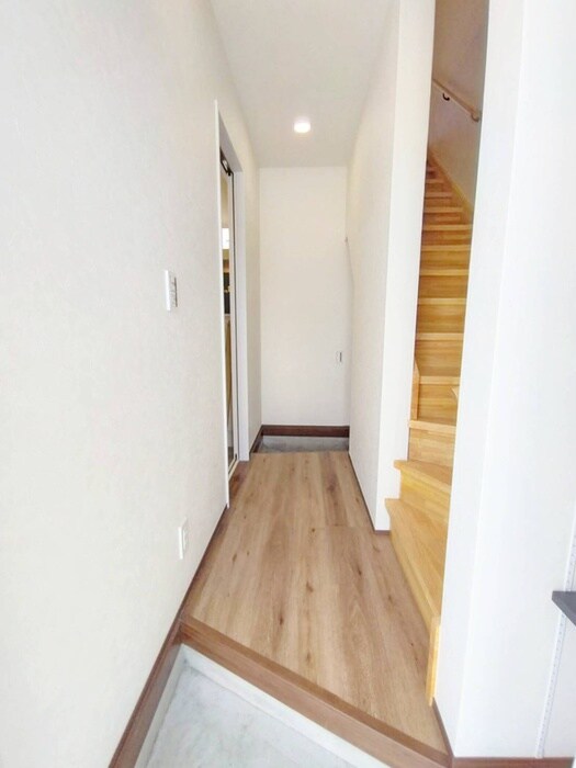 Ｇａｒａｇｅ　Ｌｕｓｓｏ　Ｂの物件内観写真