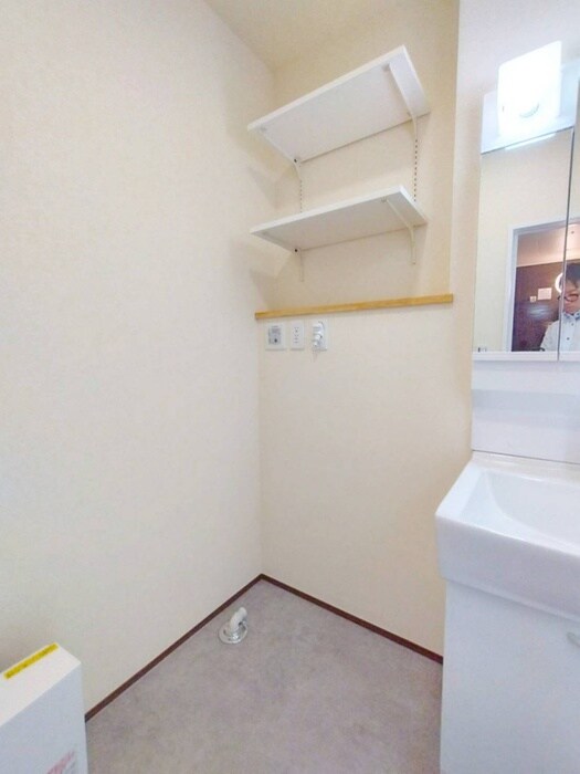 Ｇａｒａｇｅ　Ｌｕｓｓｏ　Ｂの物件内観写真