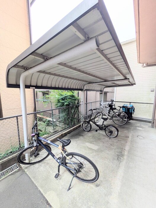 コ－ポアゼリアの物件外観写真