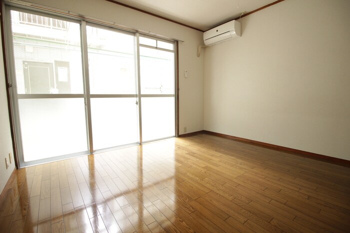 八幡レジデンスの物件内観写真