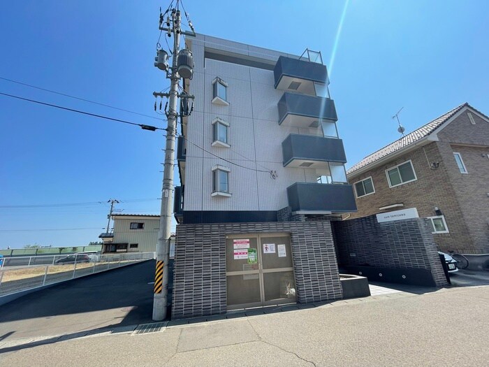 Sum tomizawaの物件外観写真