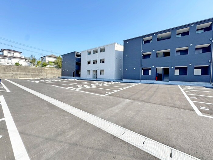 メリディアン川平伍番館の物件外観写真