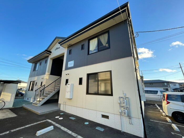 ヴィラ　パースリーの物件外観写真