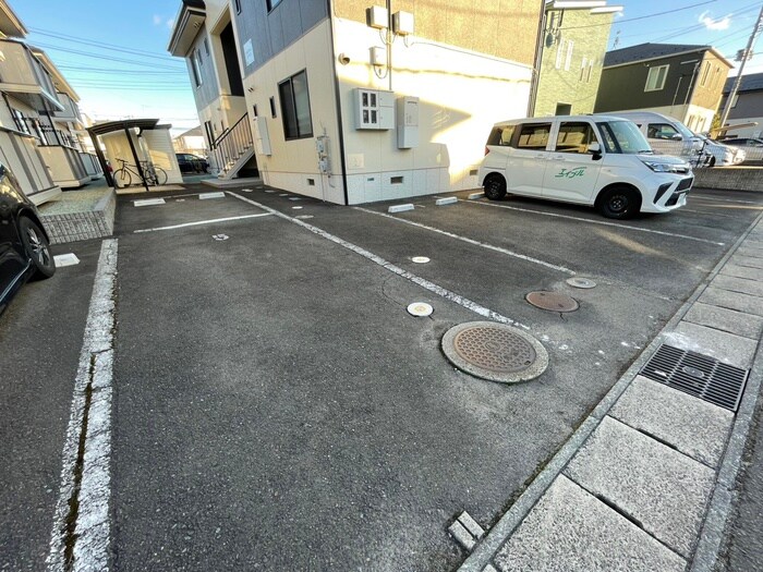 ヴィラ　パースリーの物件外観写真