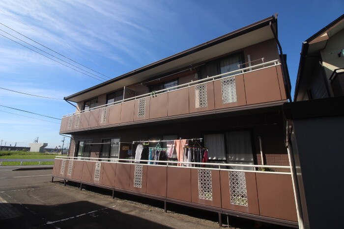 セジュールシャルムⅡ番館の物件外観写真