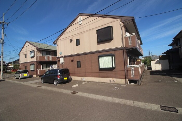 セジュールシャルムⅡ番館の物件外観写真