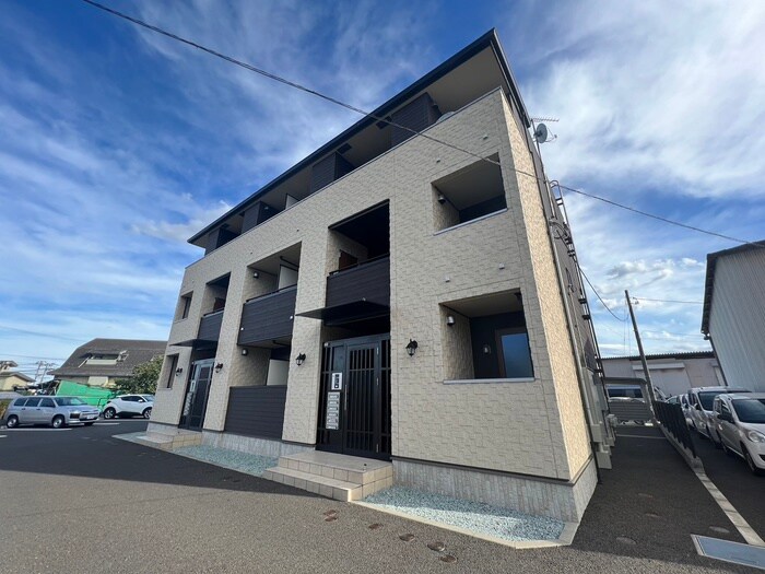 シャルール・エイトの物件外観写真