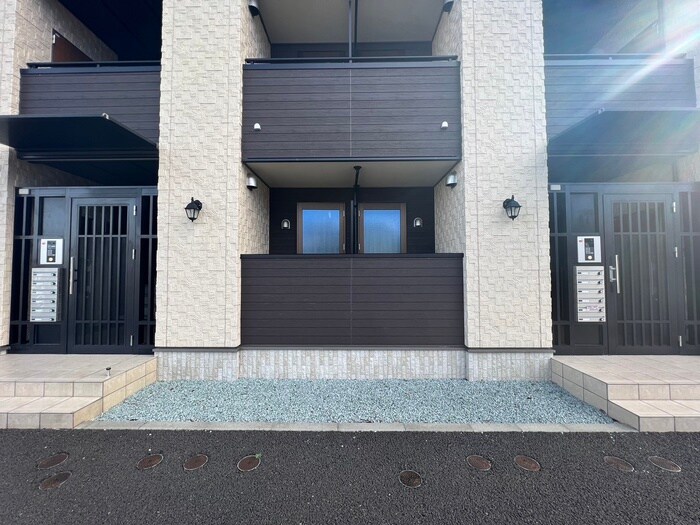 シャルール・エイトの物件外観写真