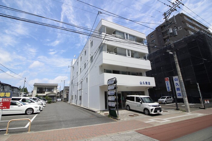 ホワイトメゾン山久の物件外観写真