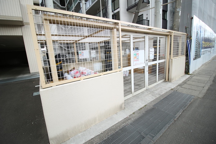 ｸﾞﾗﾝｼﾞｭ-ﾙﾏﾝｼｮﾝ高砂駅前の物件外観写真