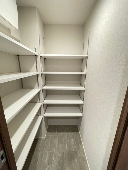 シーズンフラッツ青葉通一番町の物件内観写真