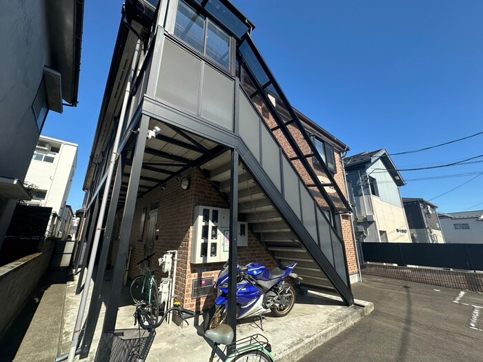 ルースト・256の物件外観写真