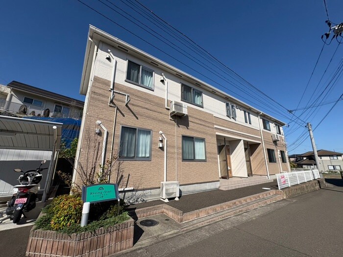 ライジングスターA棟の物件外観写真