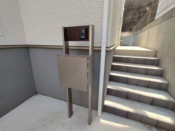 双葉ケ丘１丁目　５号棟の物件外観写真