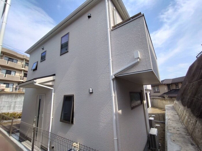 双葉ケ丘１丁目　５号棟の物件外観写真