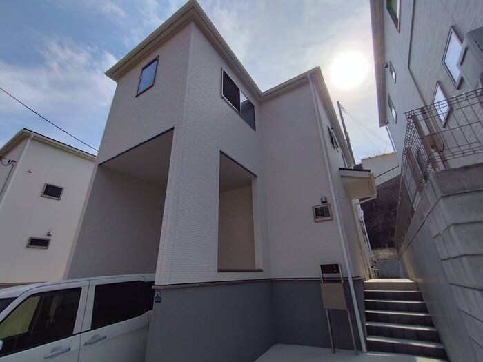 双葉ケ丘１丁目　５号棟の物件外観写真