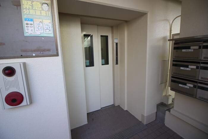 第十一銅谷ビルの物件外観写真