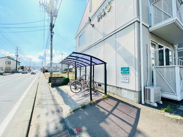 サンフラワー愛子Ｂの物件外観写真