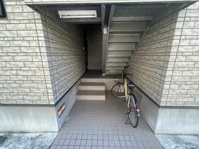 コーポストリームの物件外観写真