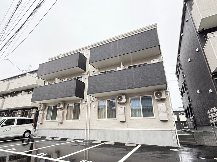 メリディアン・ナオミの物件外観写真