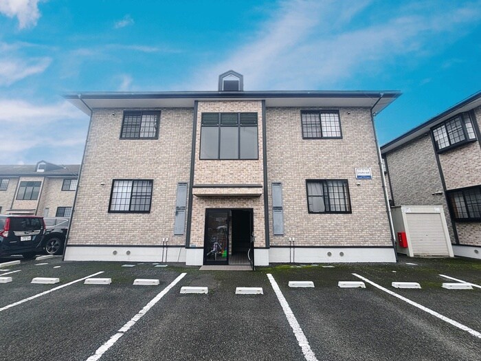 レジュウィールF棟の物件外観写真