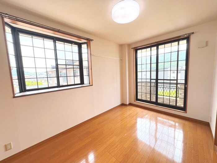 レジュウィールF棟の物件内観写真