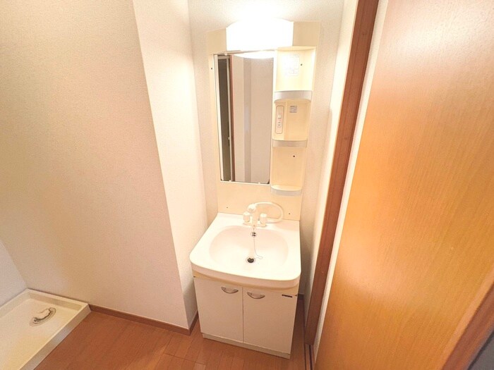 レジュウィールF棟の物件内観写真