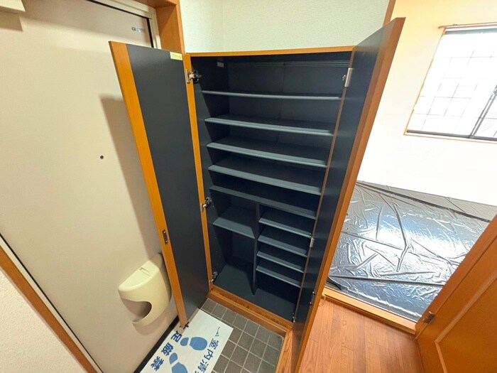 レジュウィールF棟の物件内観写真