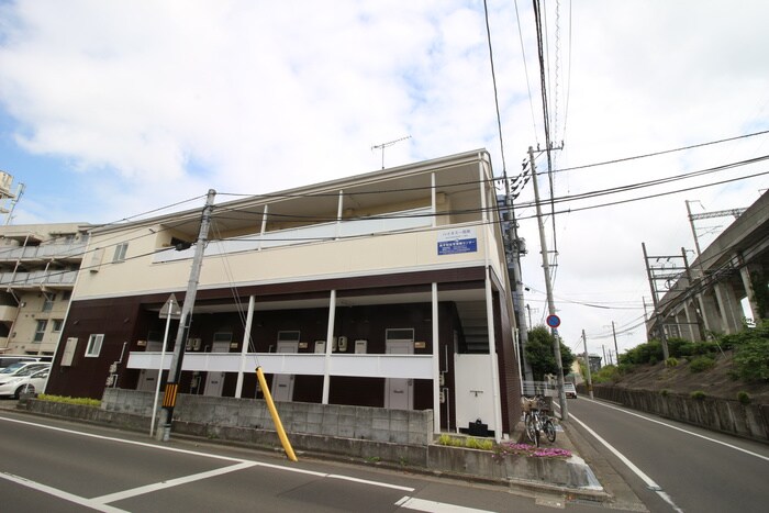 ハイネス一高南の物件外観写真