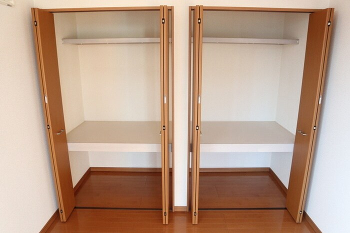 アヴァンセ栗生の物件内観写真