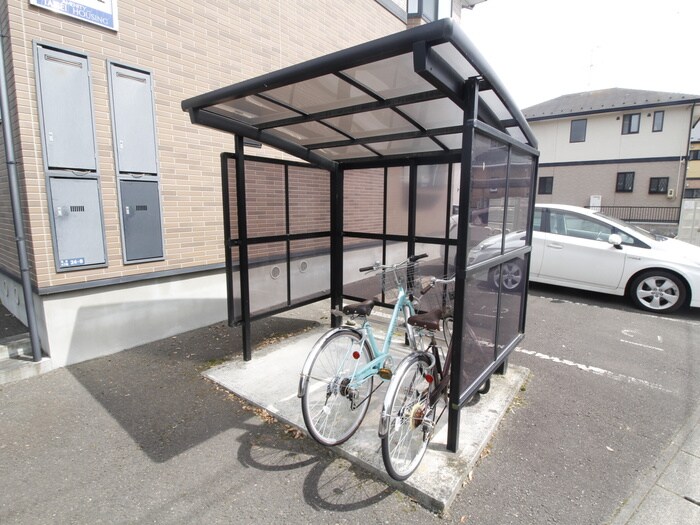 アヴァンセ栗生の物件外観写真