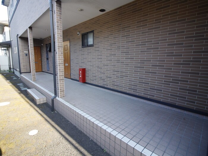 アヴァンセ栗生の物件外観写真