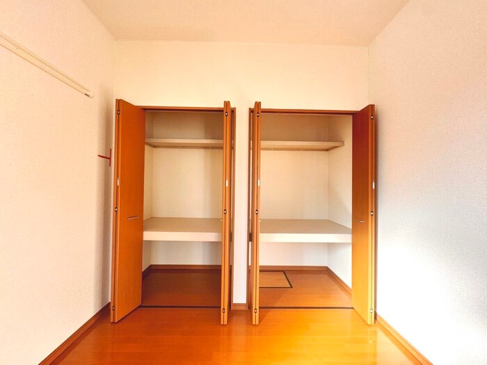 アヴァンセ栗生の物件内観写真