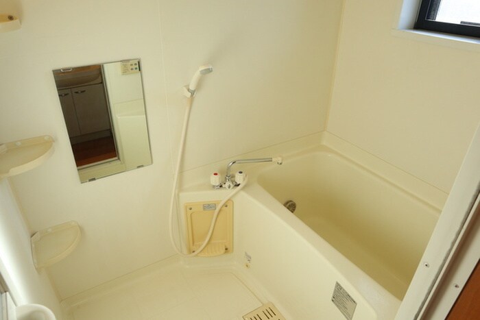 アヴァンセ栗生の物件内観写真