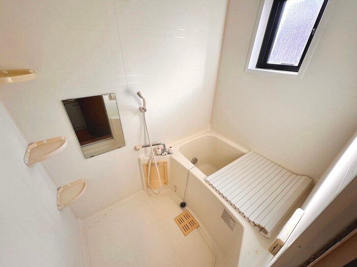 アヴァンセ栗生の物件内観写真