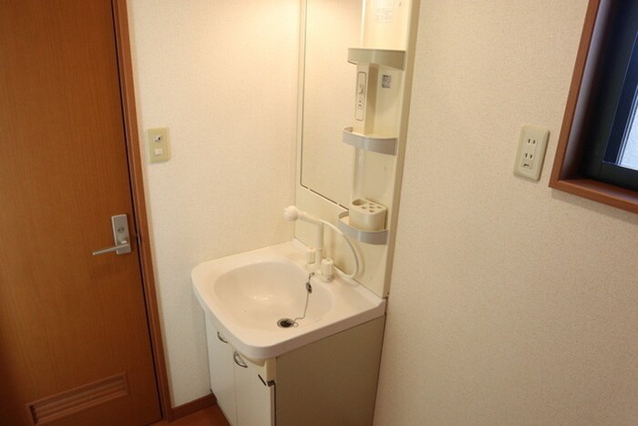 アヴァンセ栗生の物件内観写真