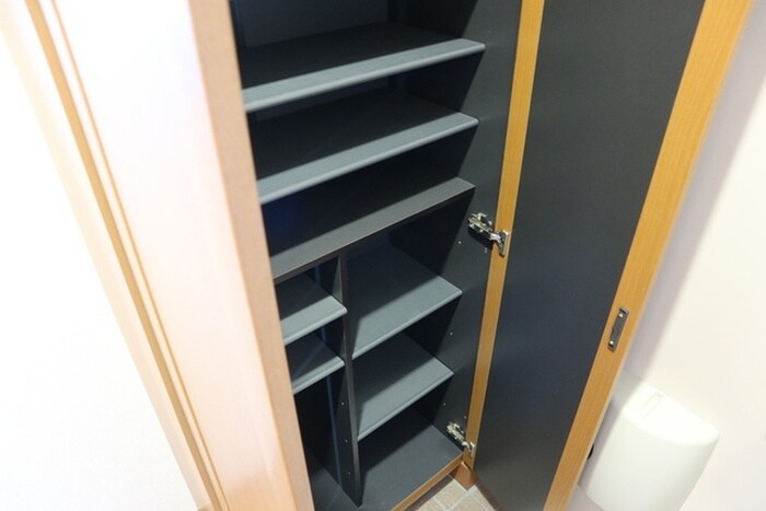 アヴァンセ栗生の物件内観写真