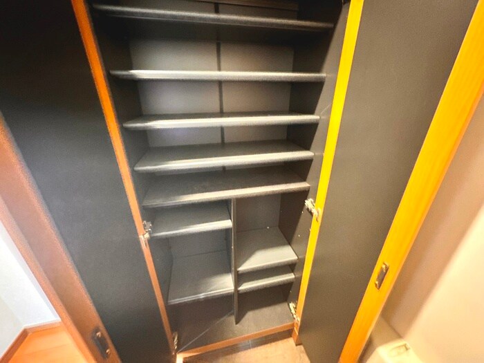 アヴァンセ栗生の物件内観写真