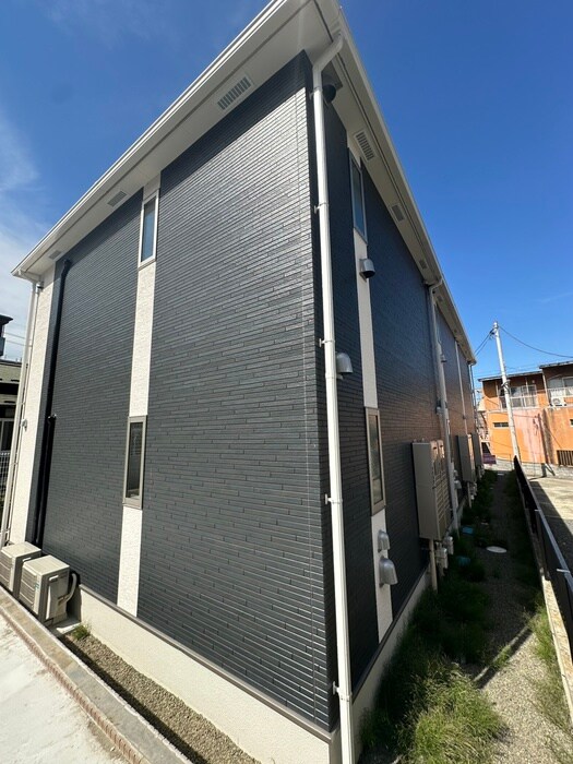 アインタウゼント３の物件外観写真