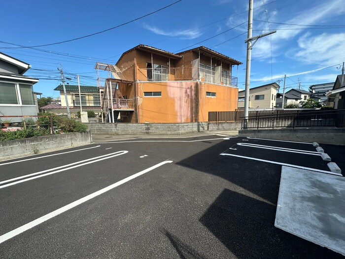 アインタウゼント３の物件外観写真